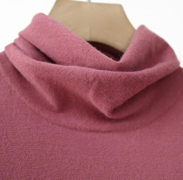 Sweter Z Wełny Z Wysokim Kołnierzem I Szyciem