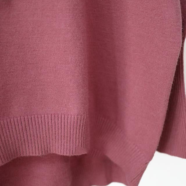 Sweter Z Wełny Z Wysokim Kołnierzem I Szyciem